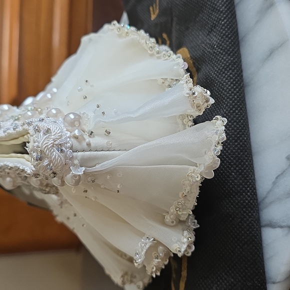 Mary Frances Pearl Beaded Clutch 🤍